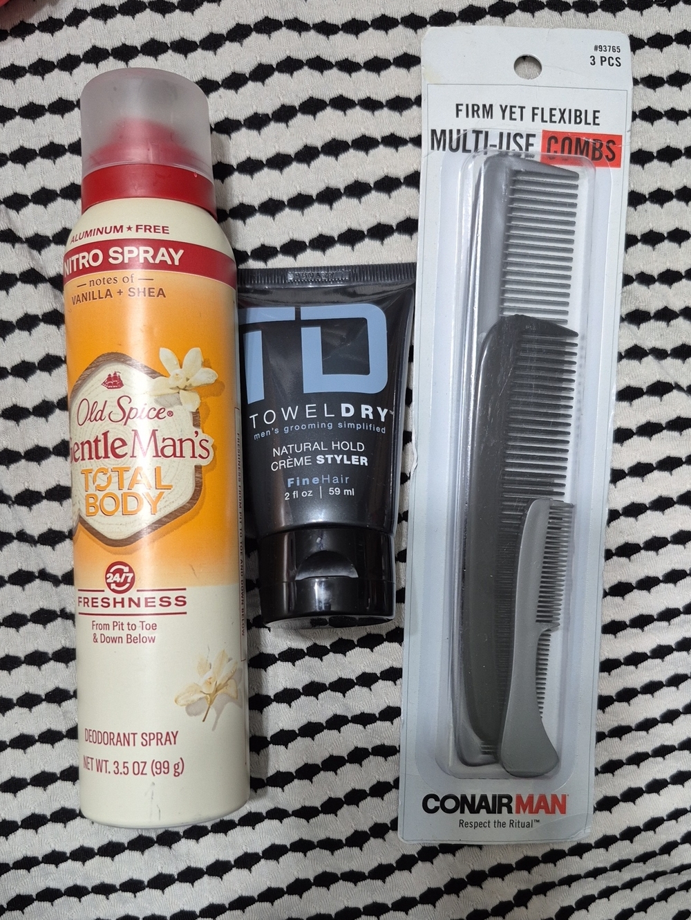 GentleMan's Total Body Deodorant Spray - Cream & Red